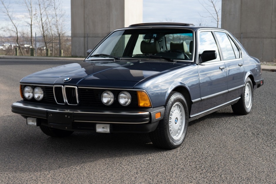 Download BMW 735i 735iL 1993 Repair Service Manual